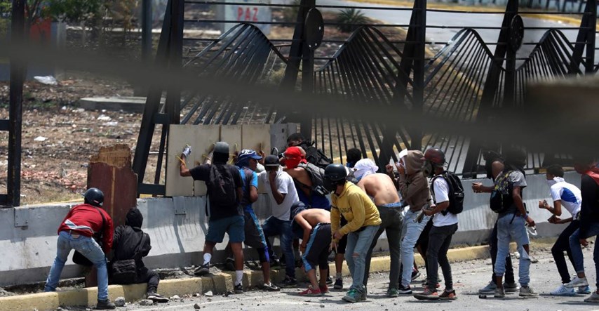 Na prošlotjednim prosvjedima u Venezueli poginulo pet osoba. Uhićeno 233